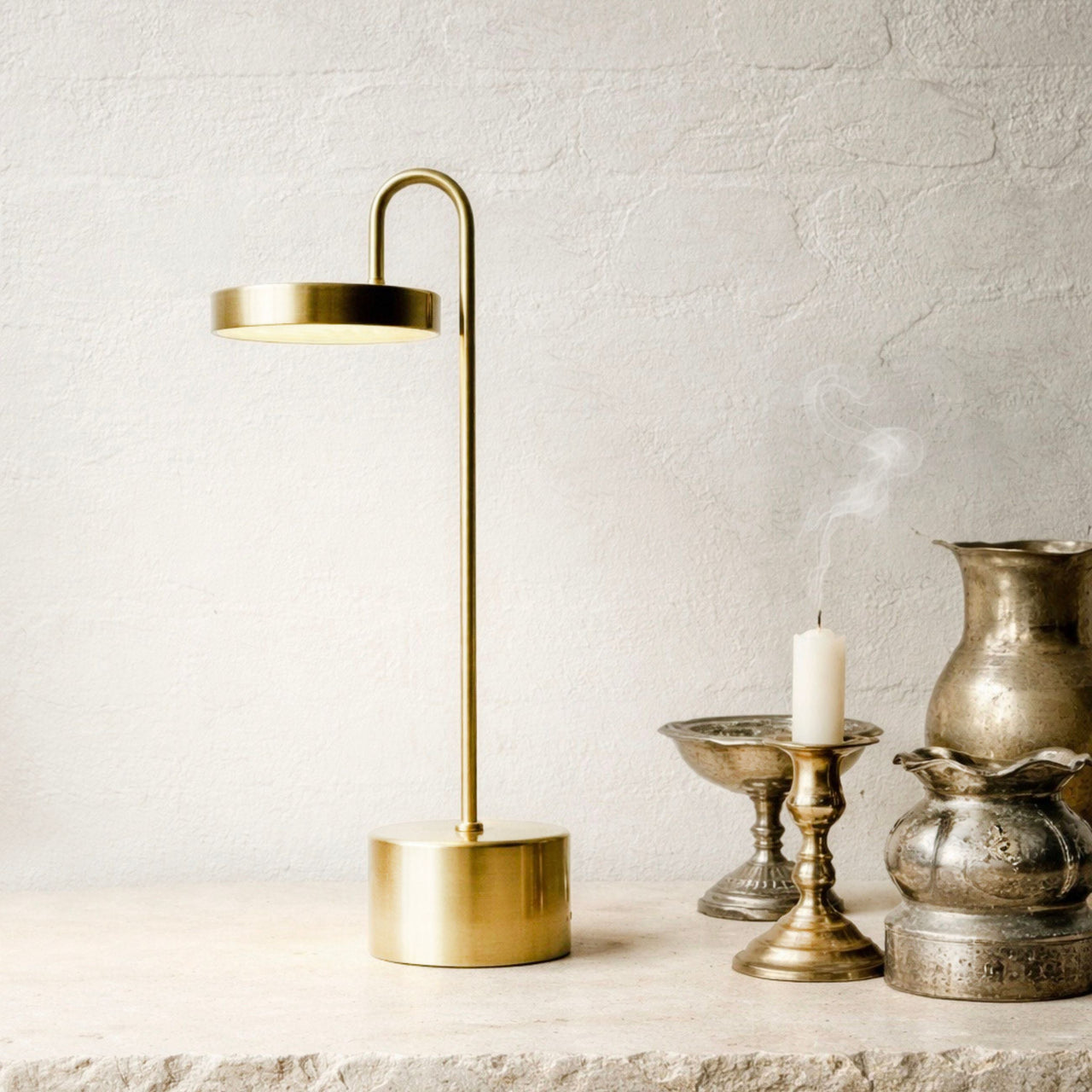 MooveLIGHT Tischlampe inkl. kabelloses Ladegerät