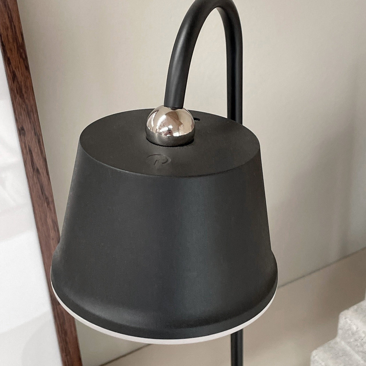 POP LED Wiederaufladbare Tischlampe – Schwarz