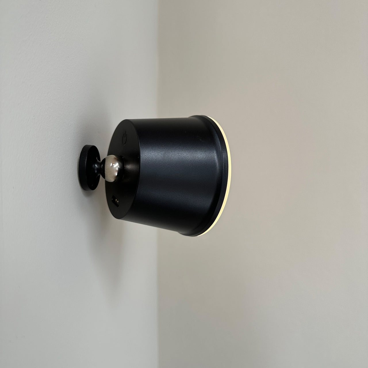 POP LED Wiederaufladbare Tischlampe – Schwarz