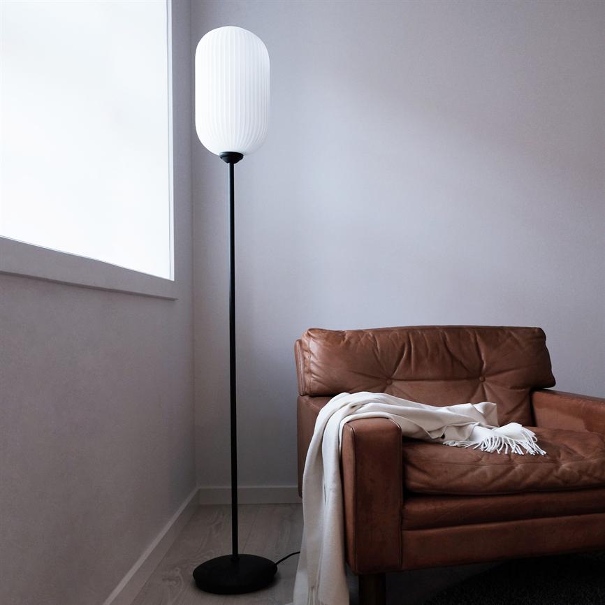Geriffelt Stehlampe – Opal