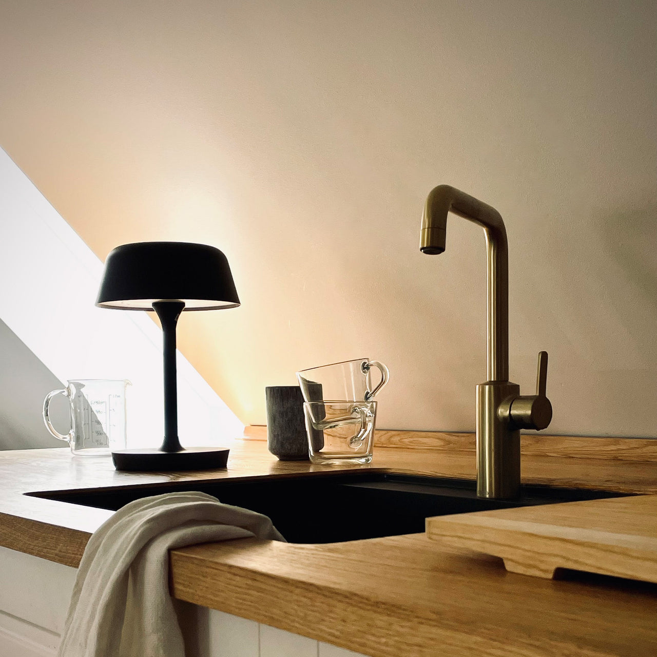 Valencia LED Wiederaufladbare Tischlampe