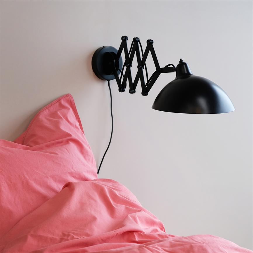 Futura Wandlampe Gelenkarm – Schwarz