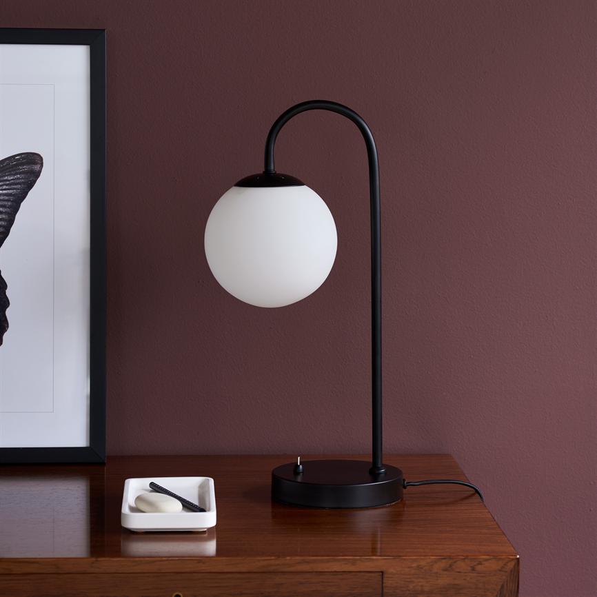 Café Paris Tischlampe – Opal/Schwarz