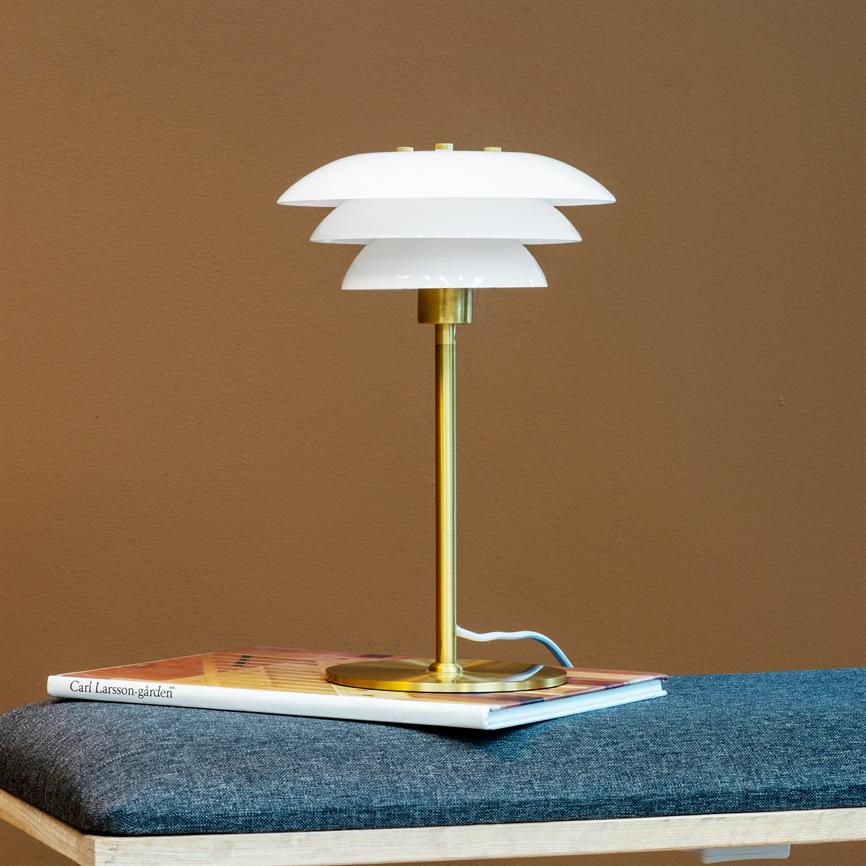 DL20 Tischlampe – Opal/Messing – Ansicht 4