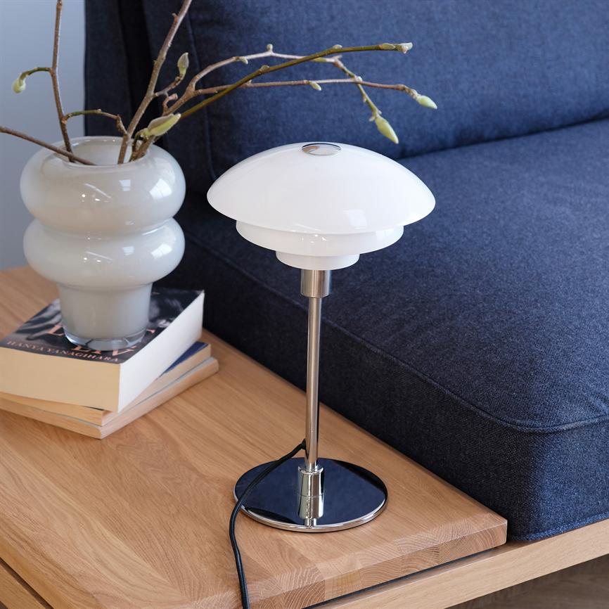 Morph Tischlampe Ø21 – Opal/Chrom – Ansicht 3