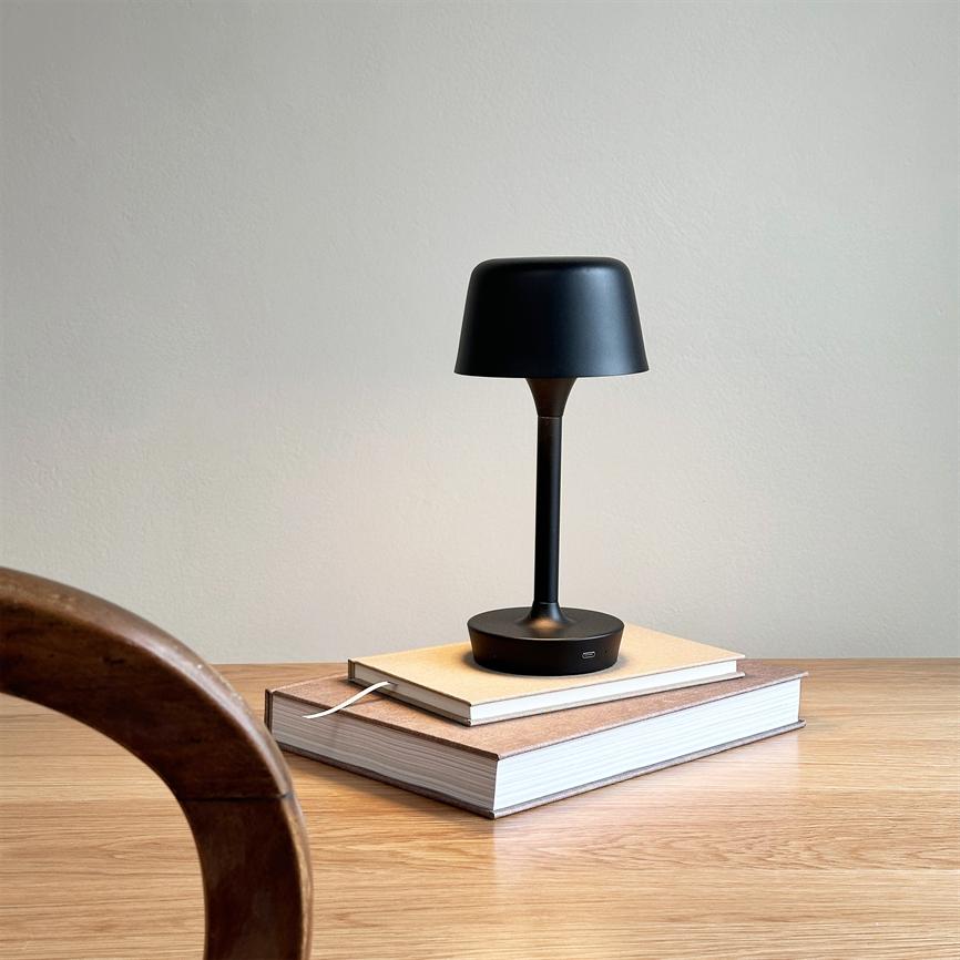 Flow LED Wiederaufladbare Tischlampe