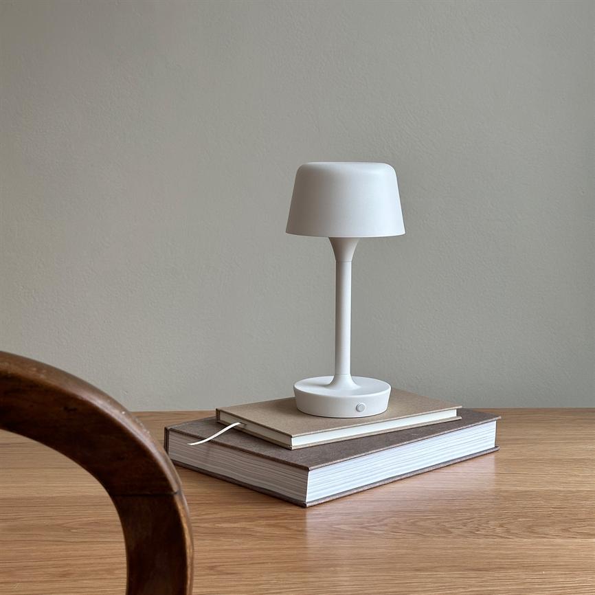 Flow LED Wiederaufladbare Tischlampe