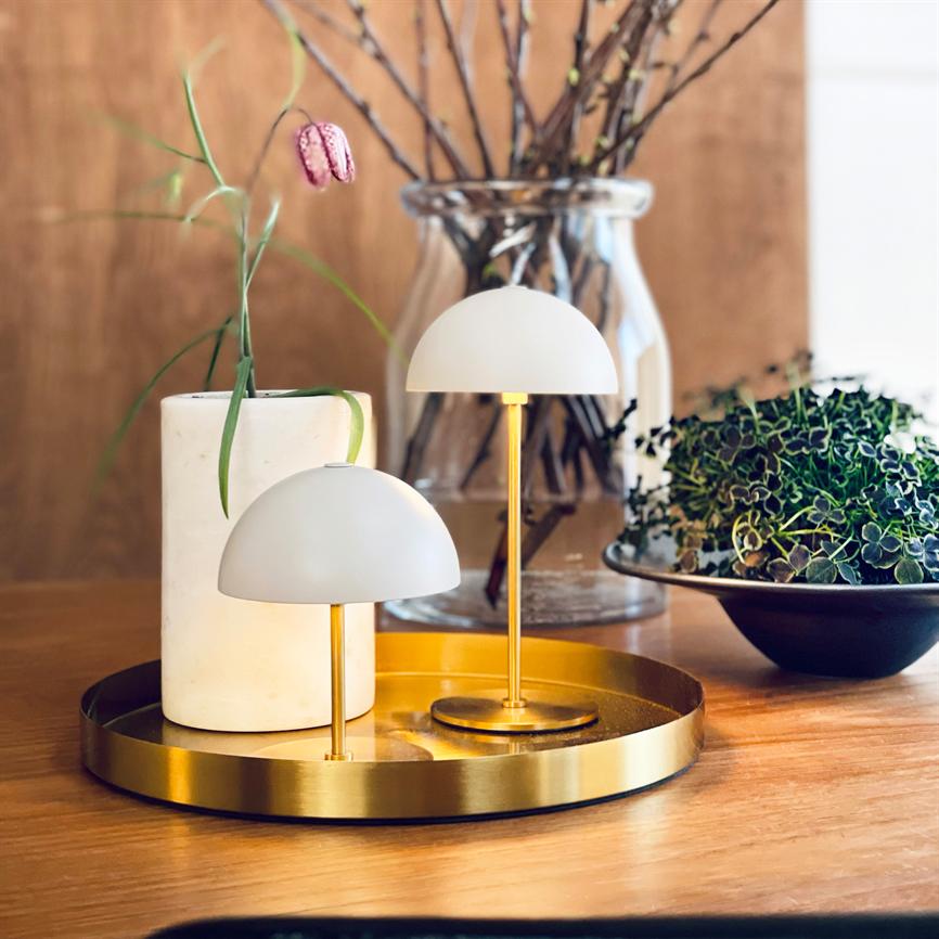 Along LED Mini Tischlampe 2 Stück mit Tablett – Beige/Messing