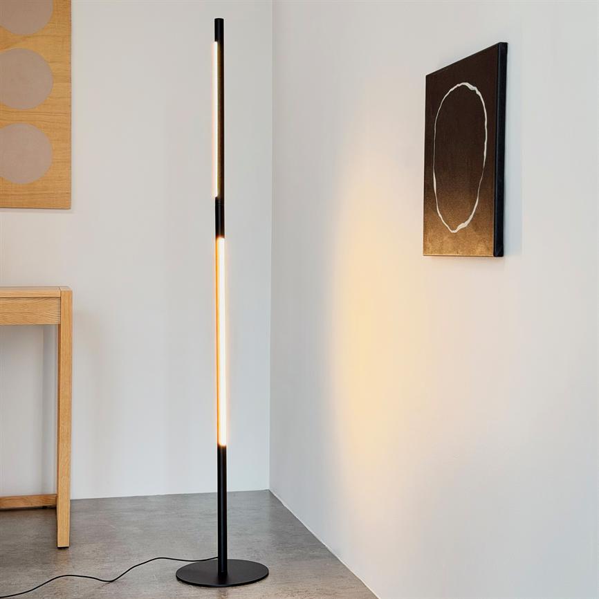 Vagner LED Stehlampe – Schwarz