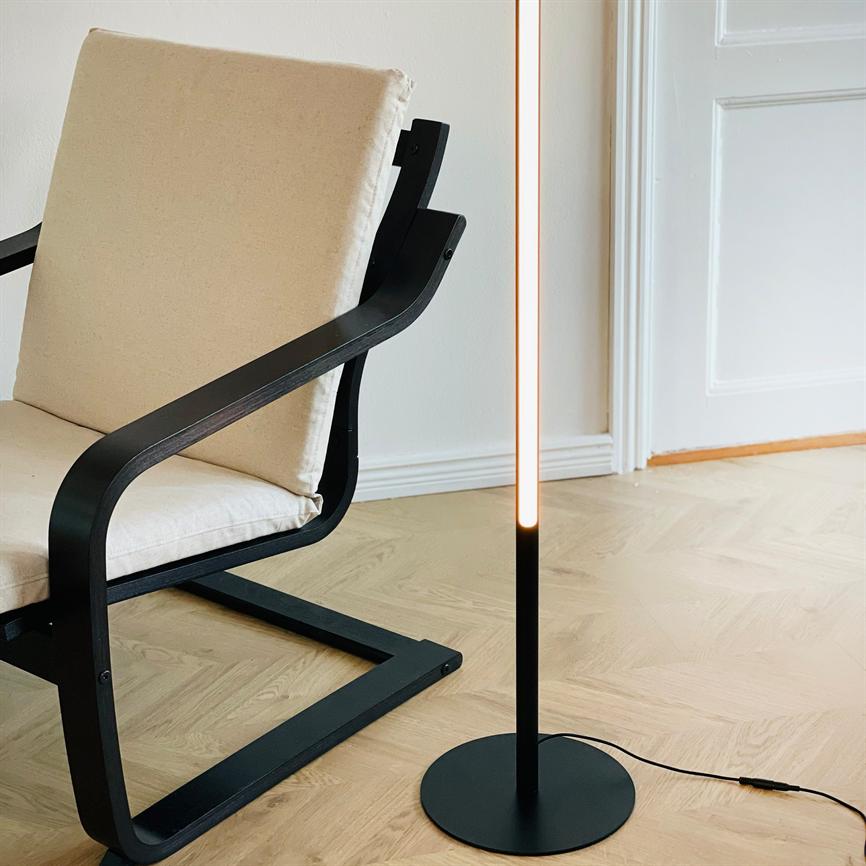 Vagner LED Stehlampe – Schwarz