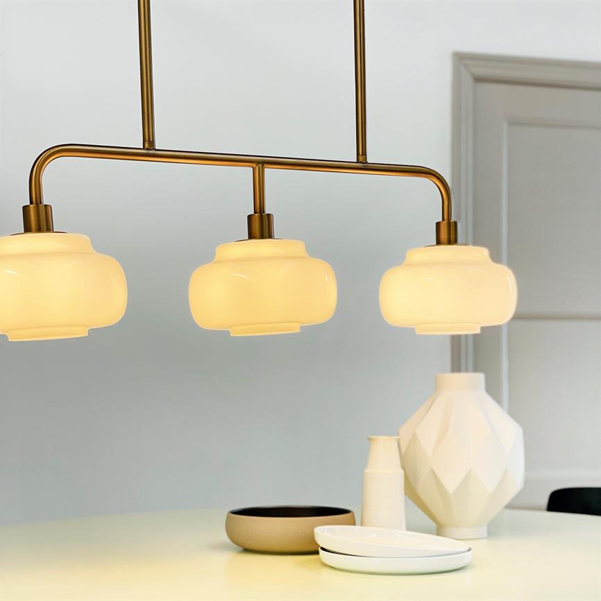 Ossett Langtisch-Pendelleuchte – Opal/Bronze