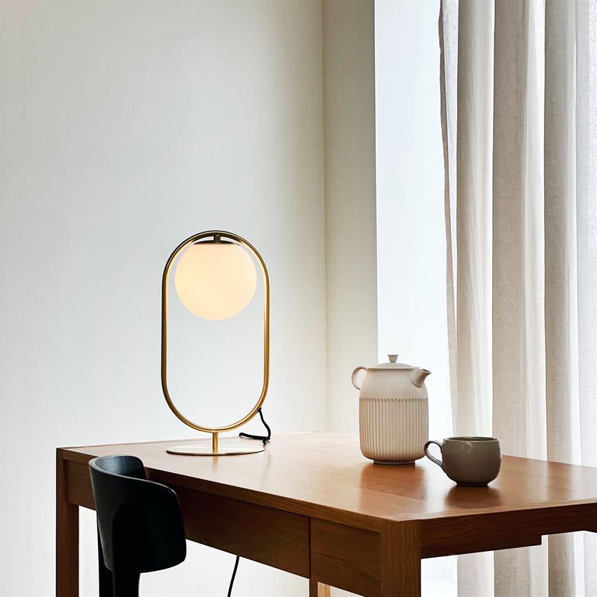 Reims Tischlampe – Messing/Opal