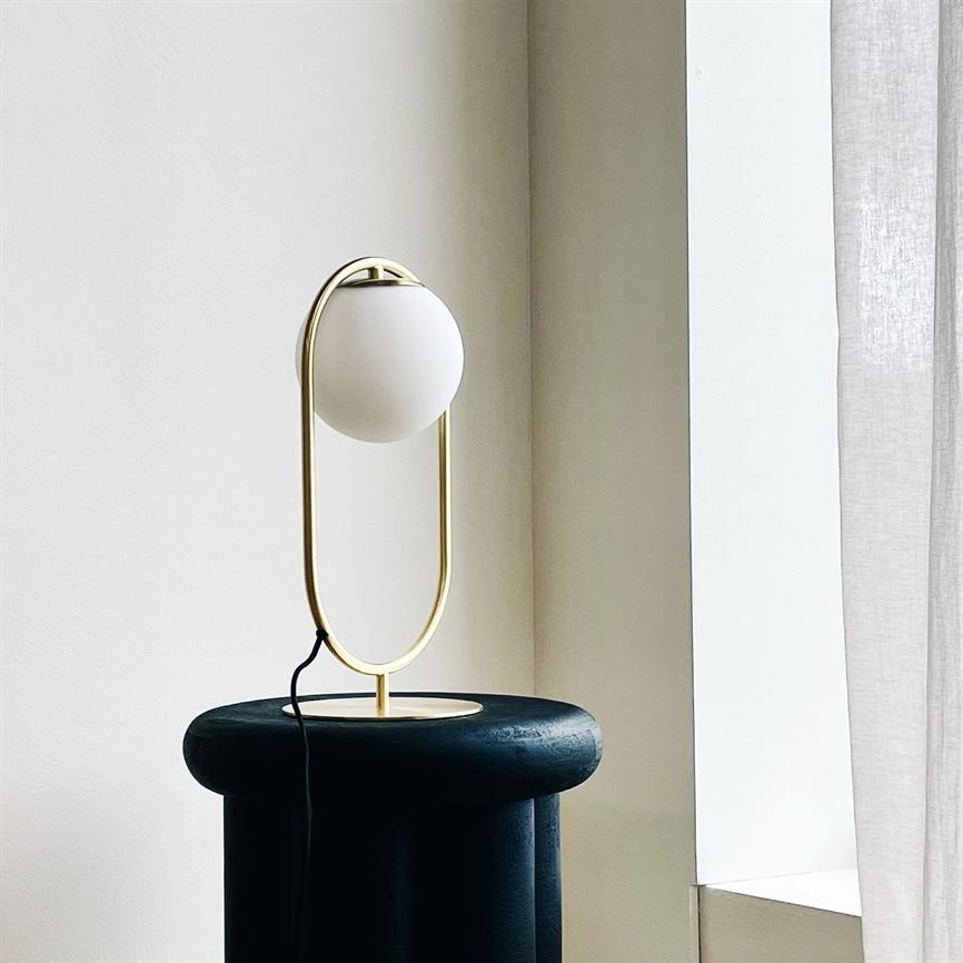 Reims Tischlampe – Messing/Opal