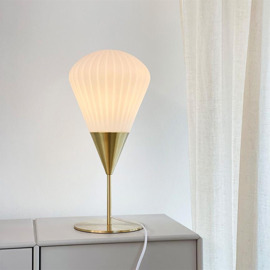 Ballon Tischlampe – Opal/ Messing