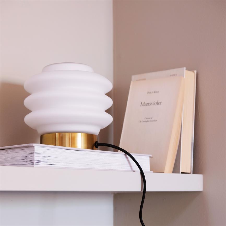 Diva Tischlampe – Opal/Messing
