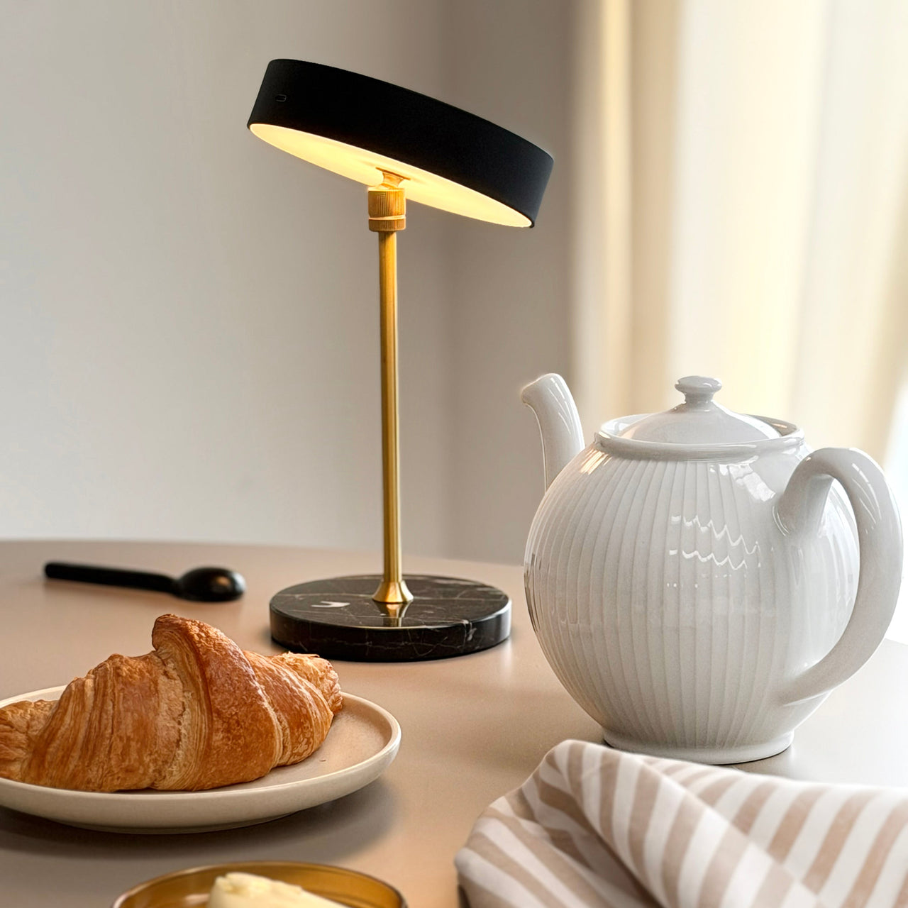 Moonlight LED Wiederaufladbare Tischlampe