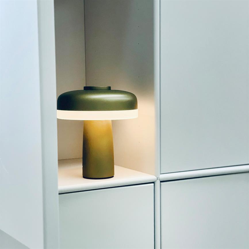 Porter LED Wiederaufladbare Tischlampe – Grün Metallic