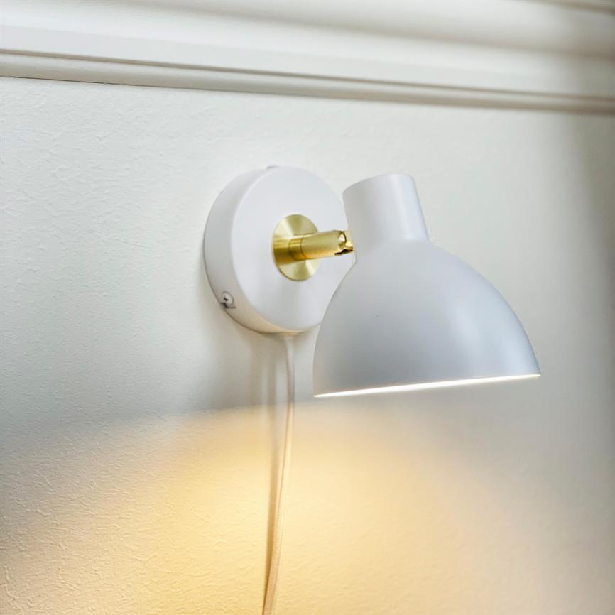 Lilje Wandlampe