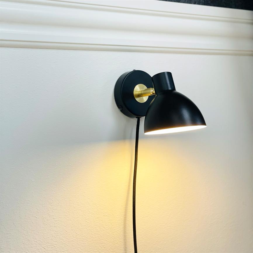 Lilje Wandlampe