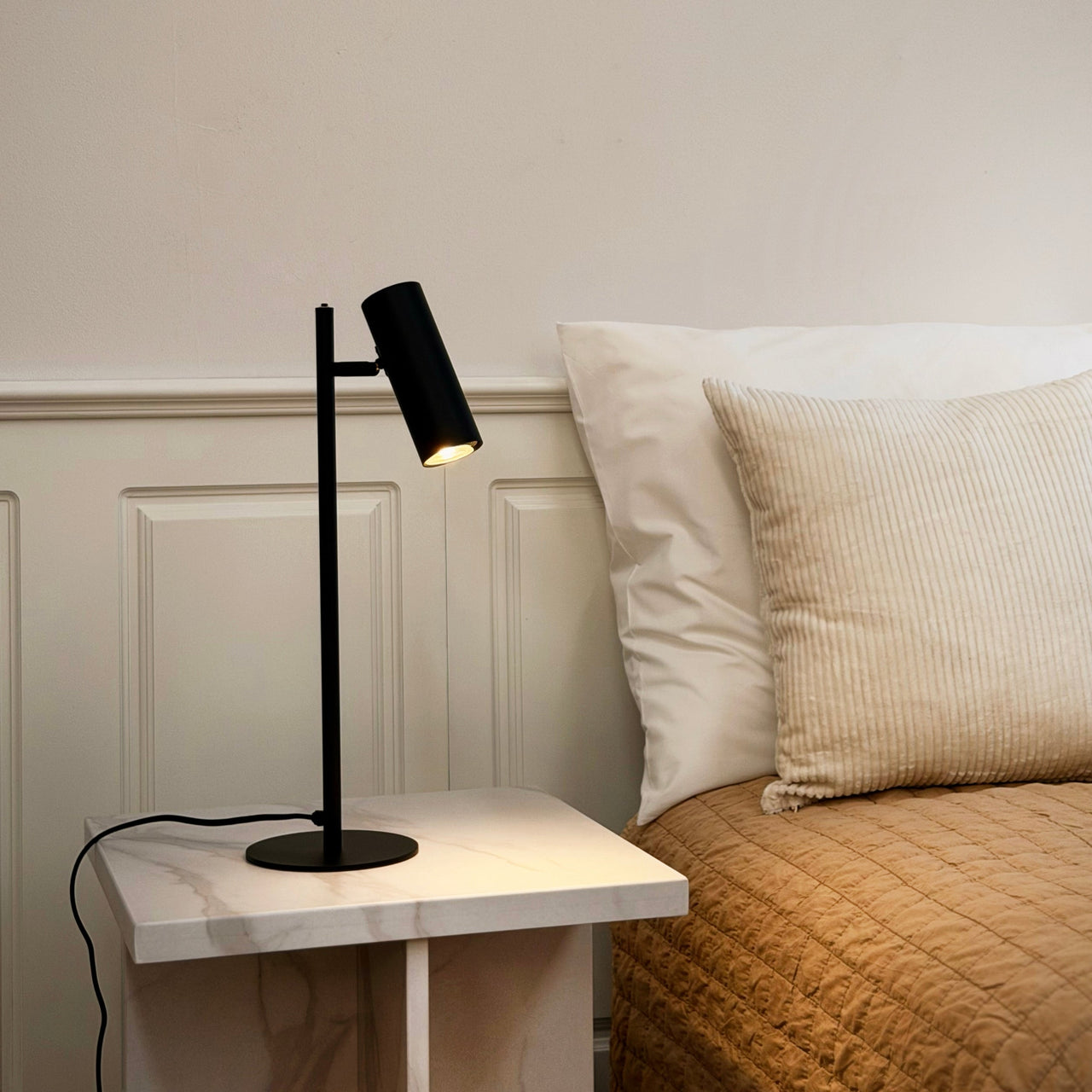 Karlo Tischlampe – Schwarz