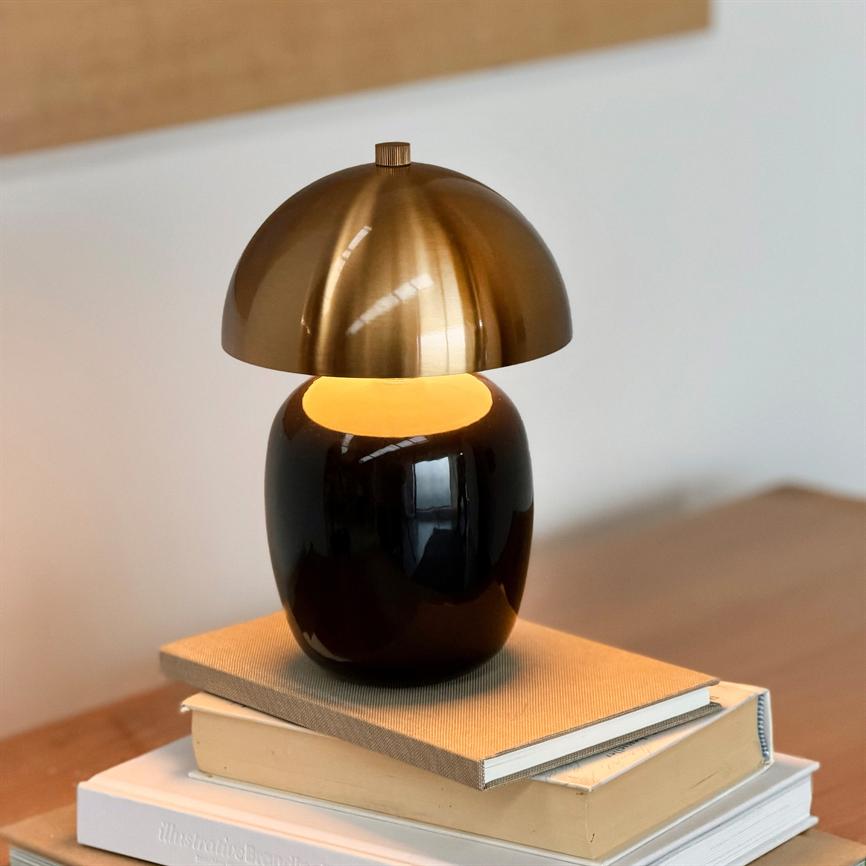 Manhatten LED Wiederaufladbare Tischlampe