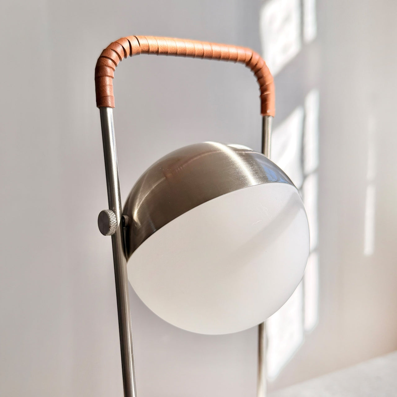Mova LED Wiederaufladbare Tischlampe