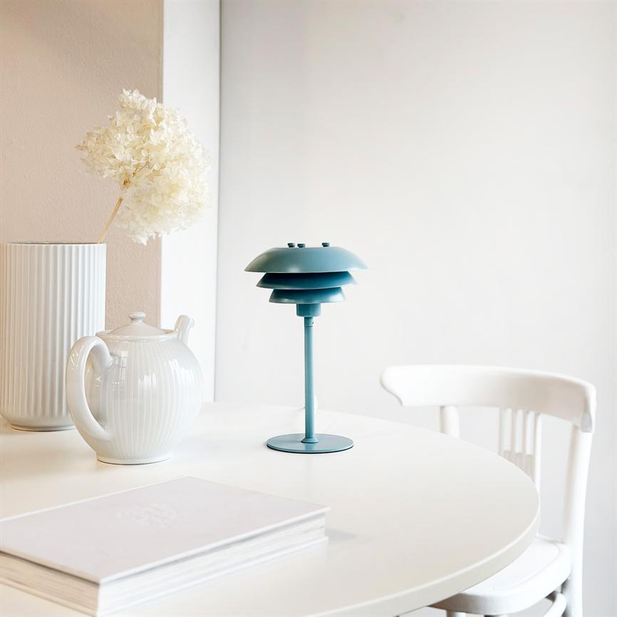 Sixteen Tischlampe